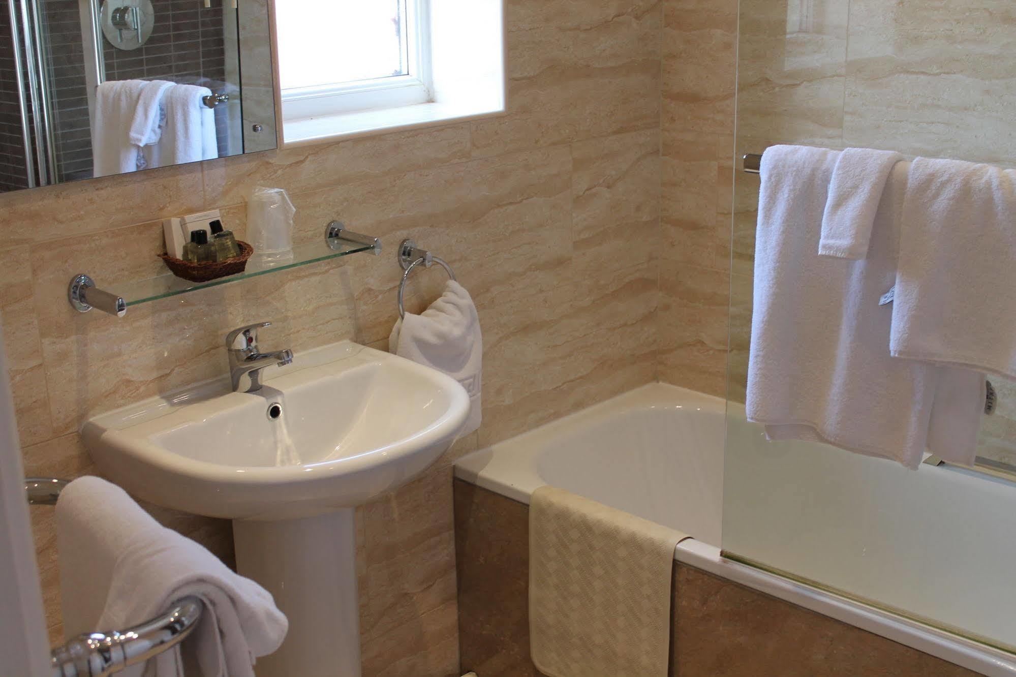 Longview Hotel Knutsford Ngoại thất bức ảnh