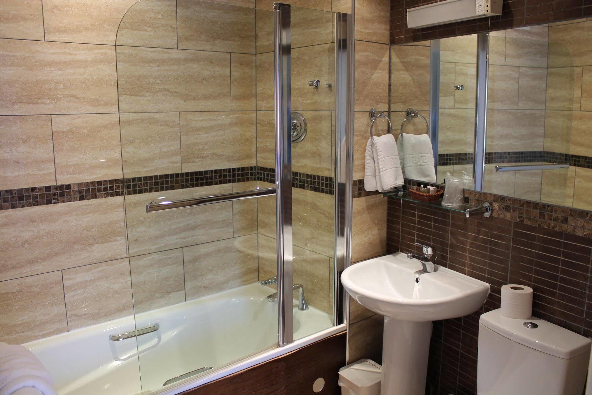 Longview Hotel Knutsford Ngoại thất bức ảnh
